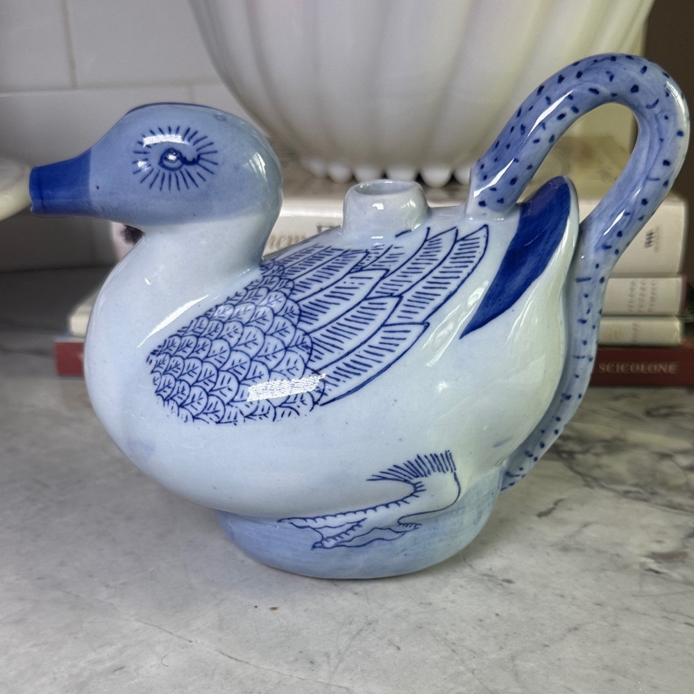 Vintage Blue and White Duck Pot